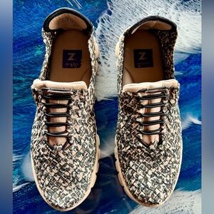 Women’s Zee Alexis Danielle wovens. Comfortable. Camouflage Pattern Sz 8.5